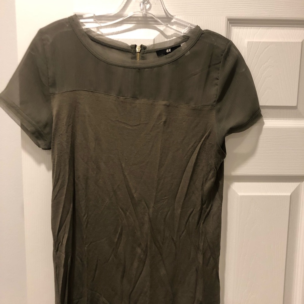FREE with purchase 🌸 Green t shirt with sheer top